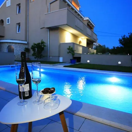 Lotos Apartman *