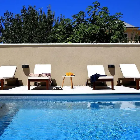 Apartman Lotos