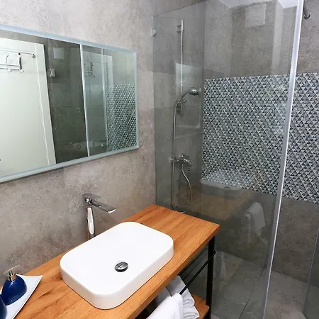 Lotos Apartman *