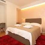 Apartment Lotos *