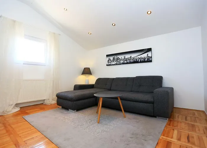 Lotos Apartman Zára